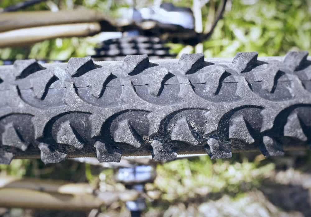 How to Tell When Mountain Bike Tires Need Replacement